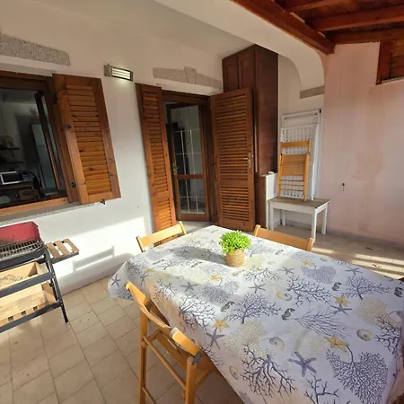 Ferienhaus Trilocale Con Terrazza A A 20 Min A Piedi
