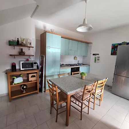 Trilocale Con Terrazza A A 20 Min A Piedi Tatil Evi *