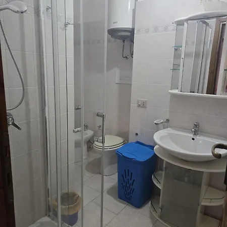 Trilocale Con Terrazza A A 20 Min A Piedi Tatil Evi *