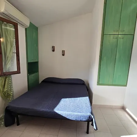 Tatil Evi Trilocale Con Terrazza A A 20 Min A Piedi Tanaunella