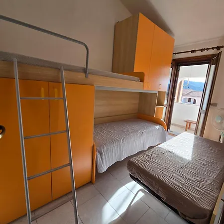 Ferienhaus Trilocale Con Terrazza A A 20 Min A Piedi Tanaunella